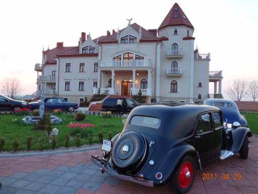 Palac Koronny Noclegi & Wypoczynek Wodzisław 外观 照片