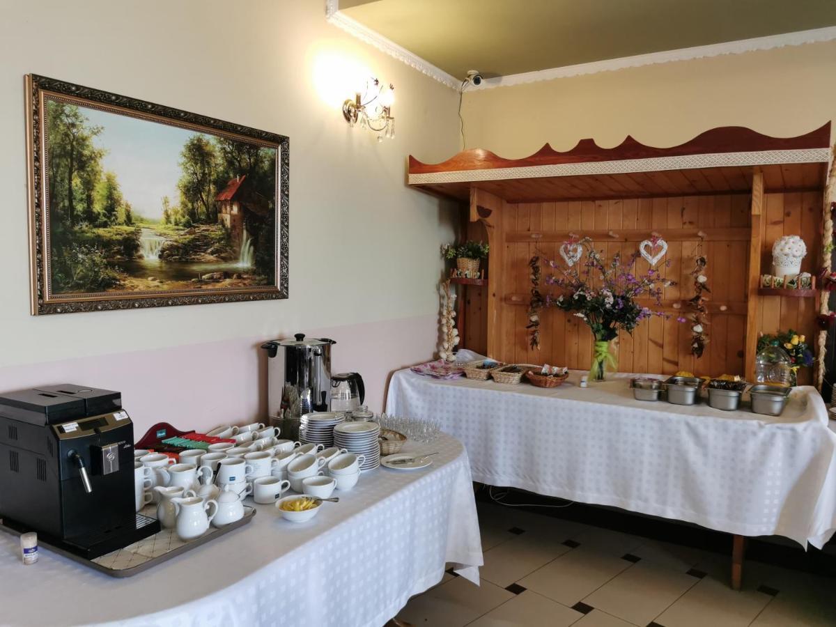 Palac Koronny Noclegi & Wypoczynek Wodzisław 外观 照片